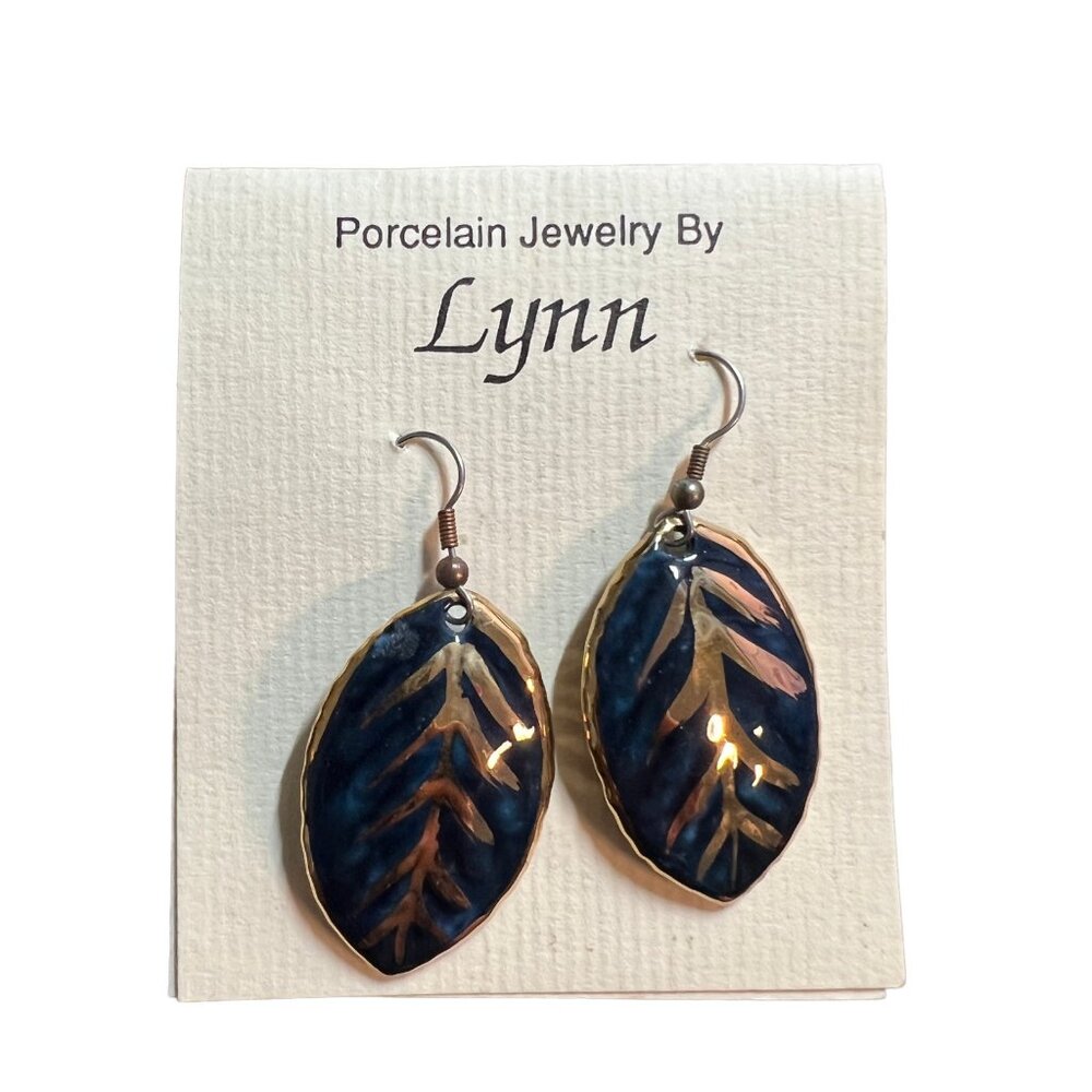 Porcelain‎ Earrings by Lynn Gold Tone Black Enamel Pierced Drop Dangle Wire